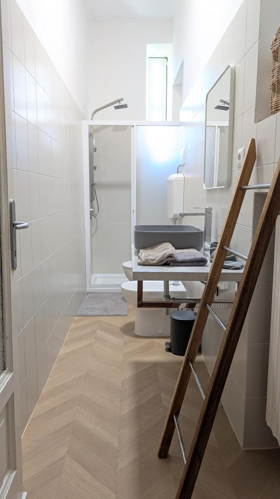 Grand Central 1845 - 2 Bedrooms Design Flat 贝尔加莫 外观 照片